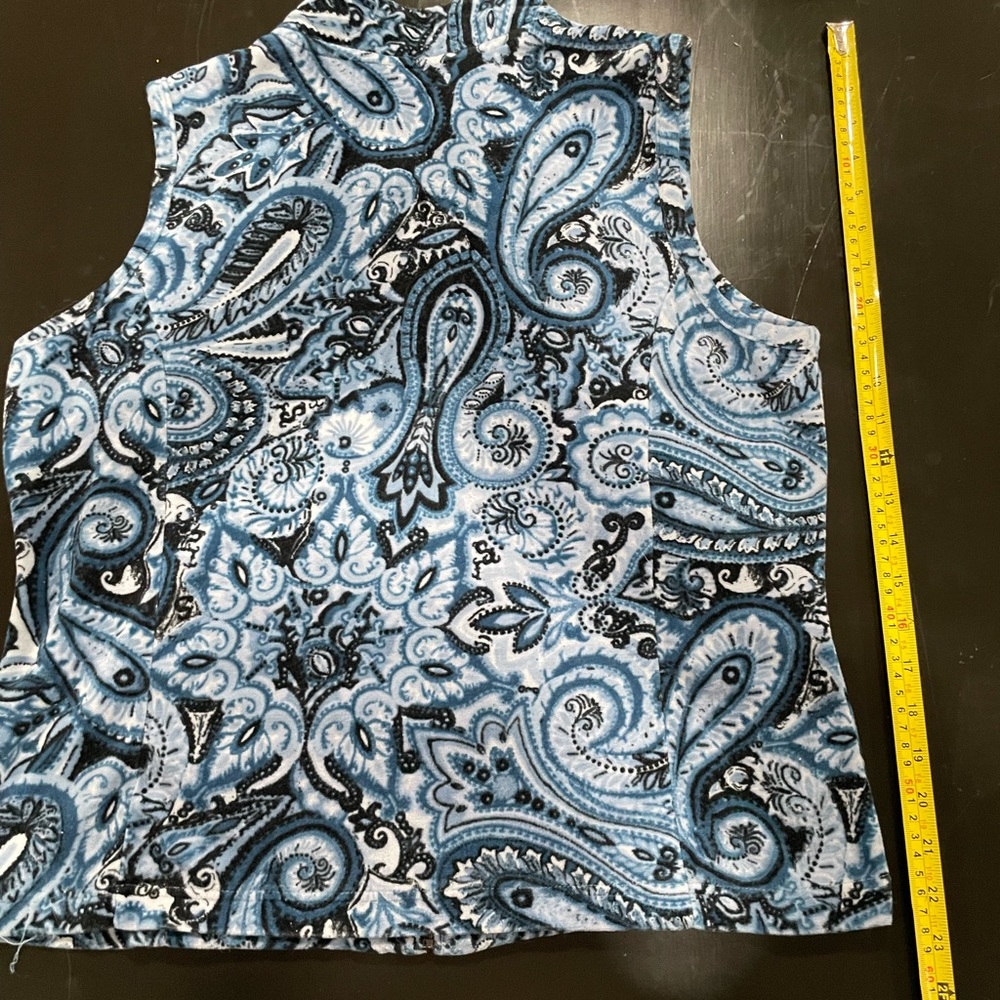 Vest for layering